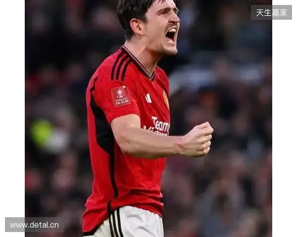 官方:马奎尔与曼联续约至2027年夏天,附带一年续约选项 官方:马奎尔与曼联续约至2027年夏天,附带一年续约选项